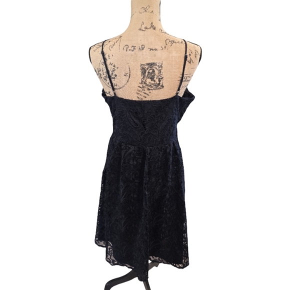 Express Navy Blue Elegant Lace Overlay Party Cocktail Formal‎ Dress Size Medium - Picture 9 of 11